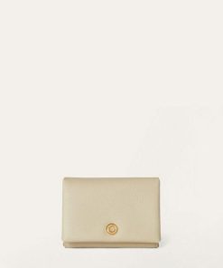 Tonyeberly.shop0e35532320 1