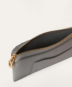 Tonyeberly.shop448d133a04 3