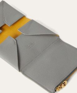 Tonyeberly.shop9a609feb2f 1